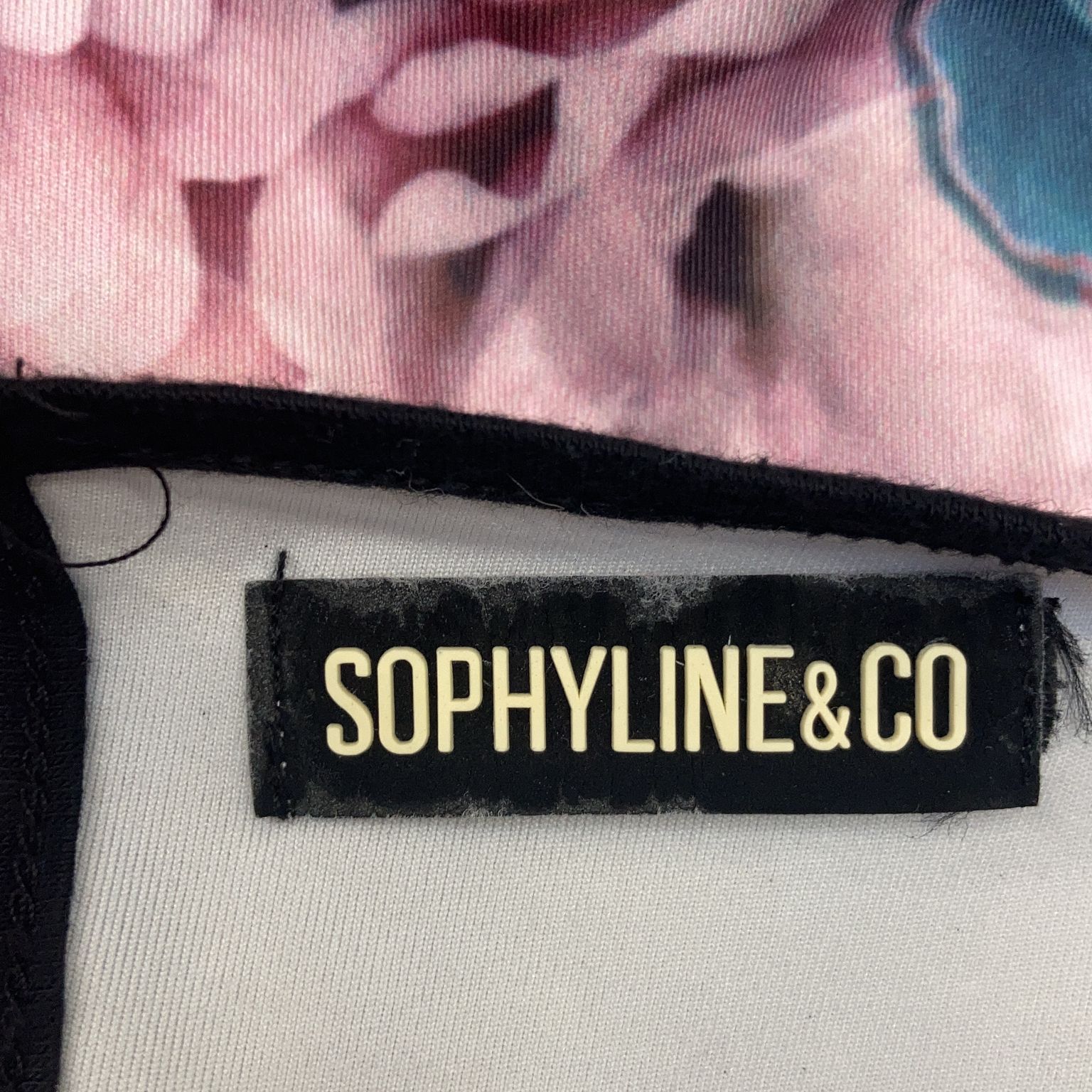 Sophyline  Co