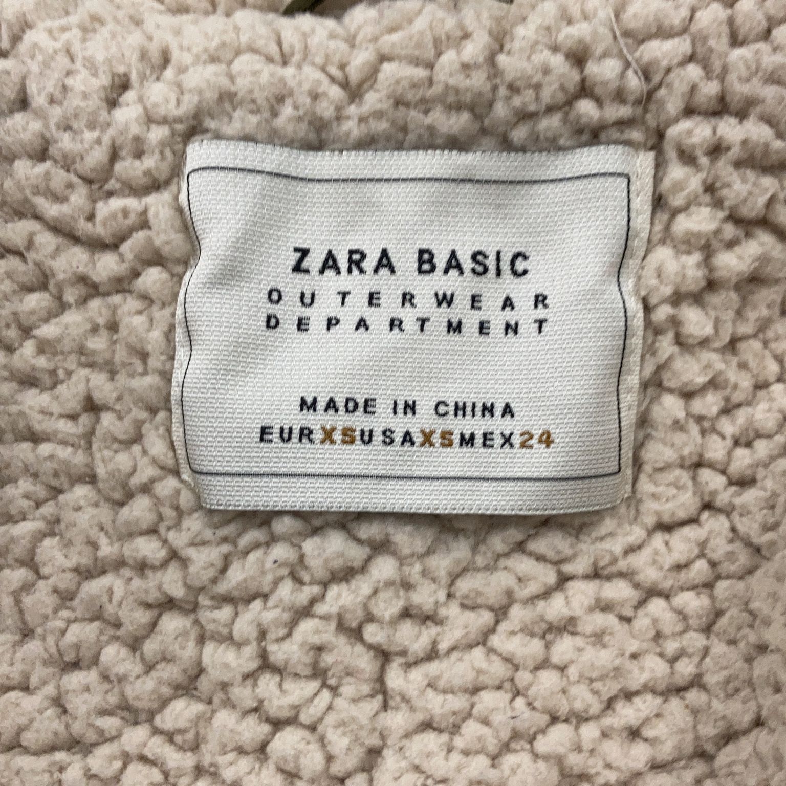 Zara Basic