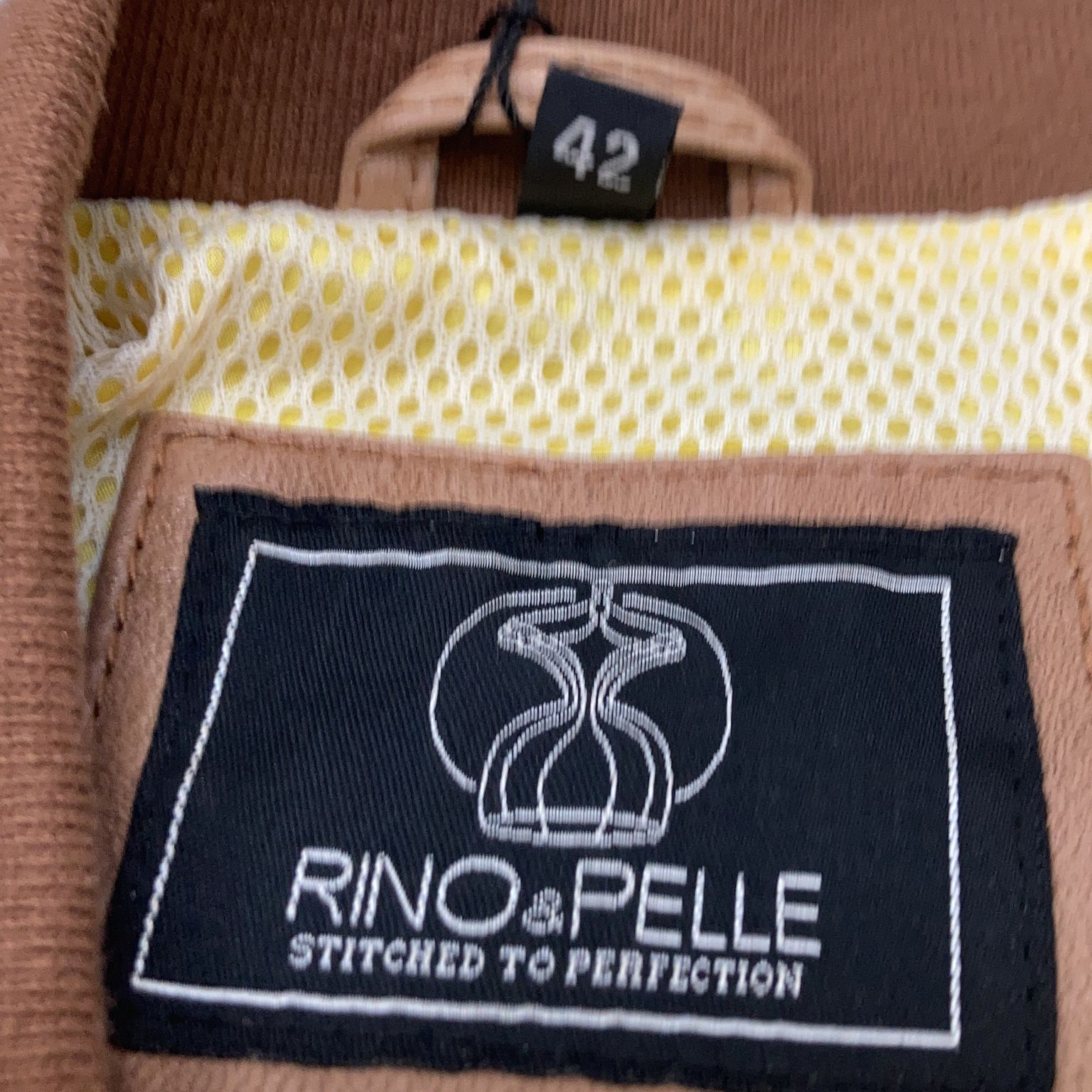 Rino  Pelle