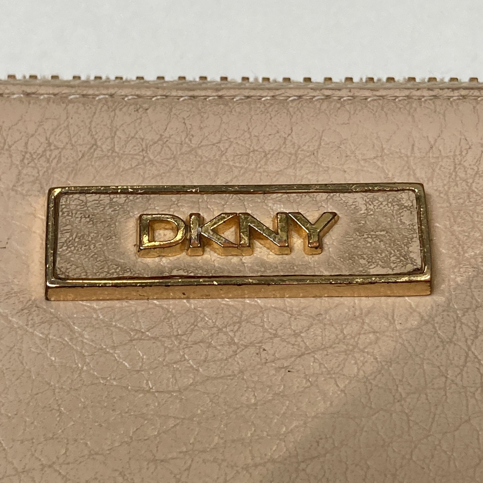 DKNY