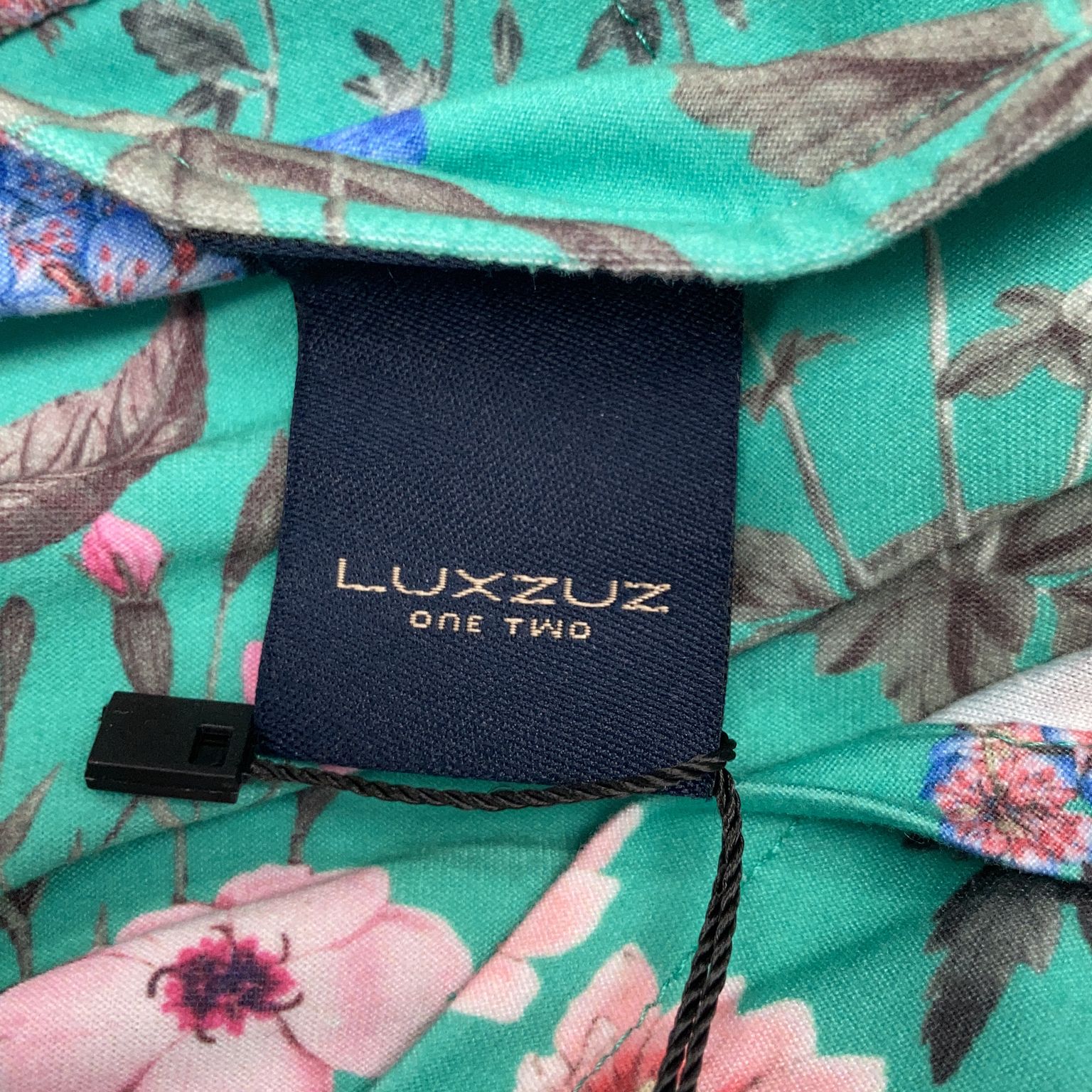 One Two  Luxzuz