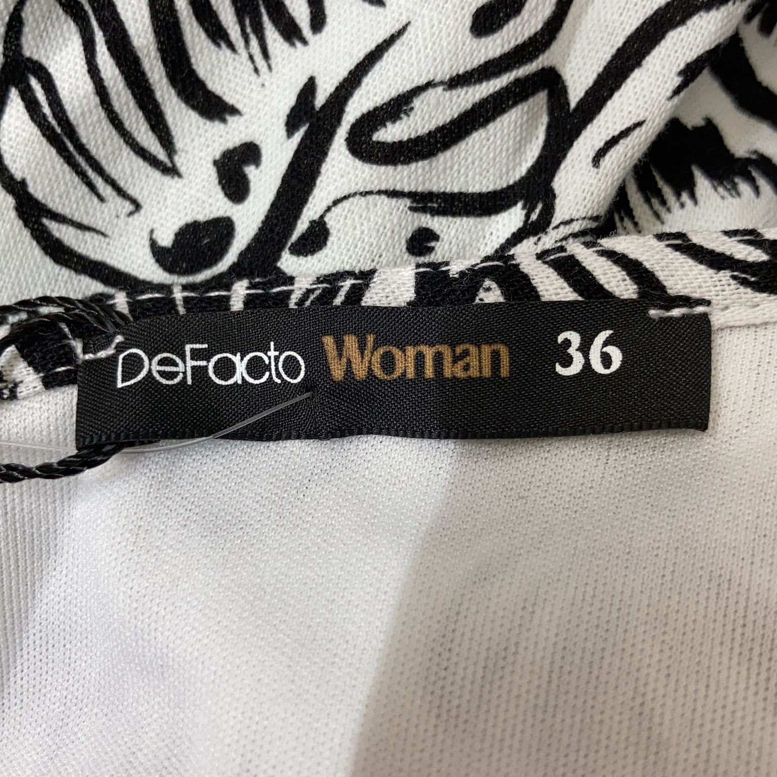 DeFacto Woman