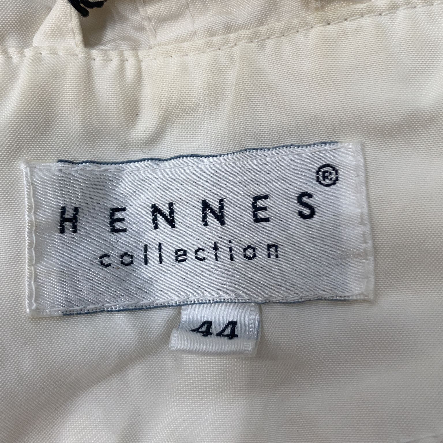 Hennes Collection