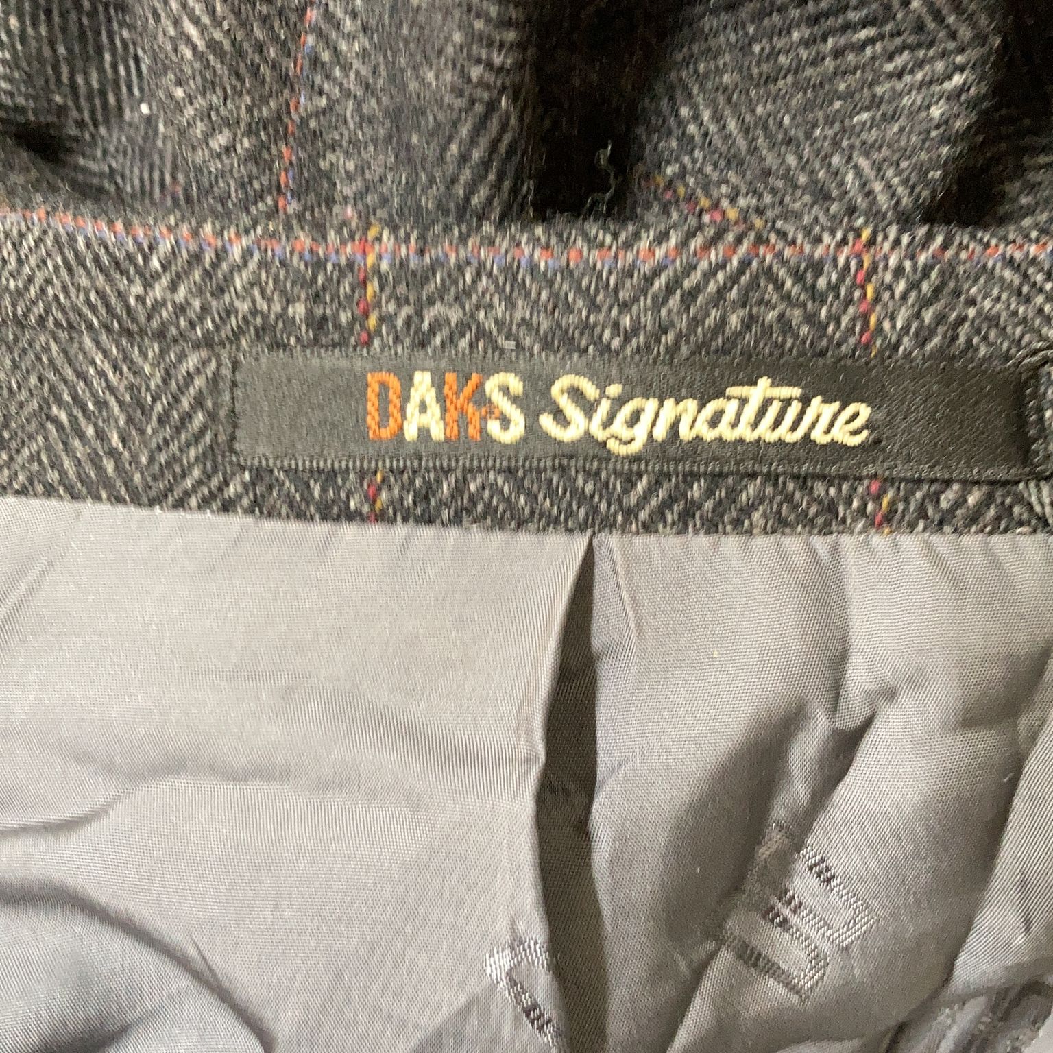 DAKS Signature