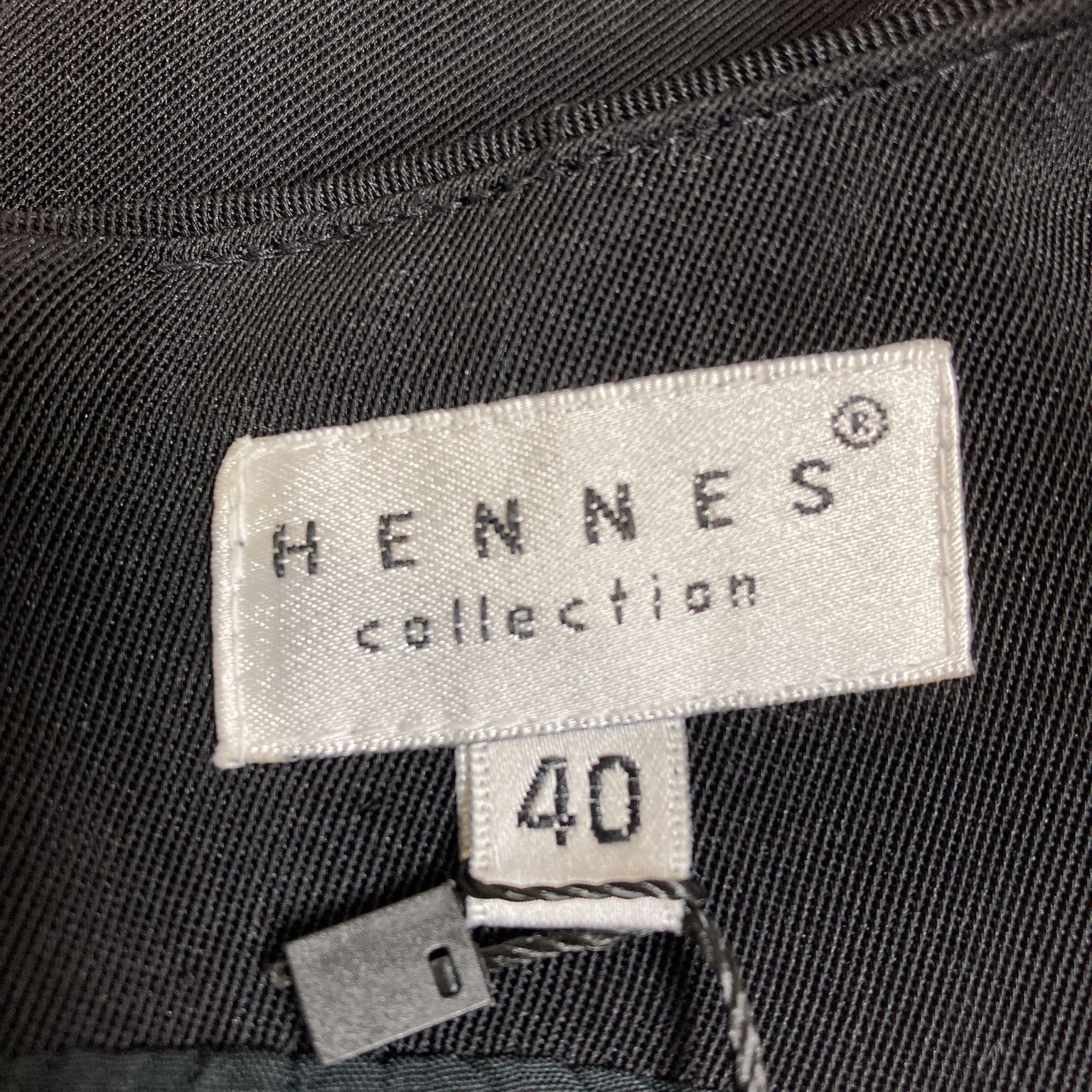 Hennes Collection