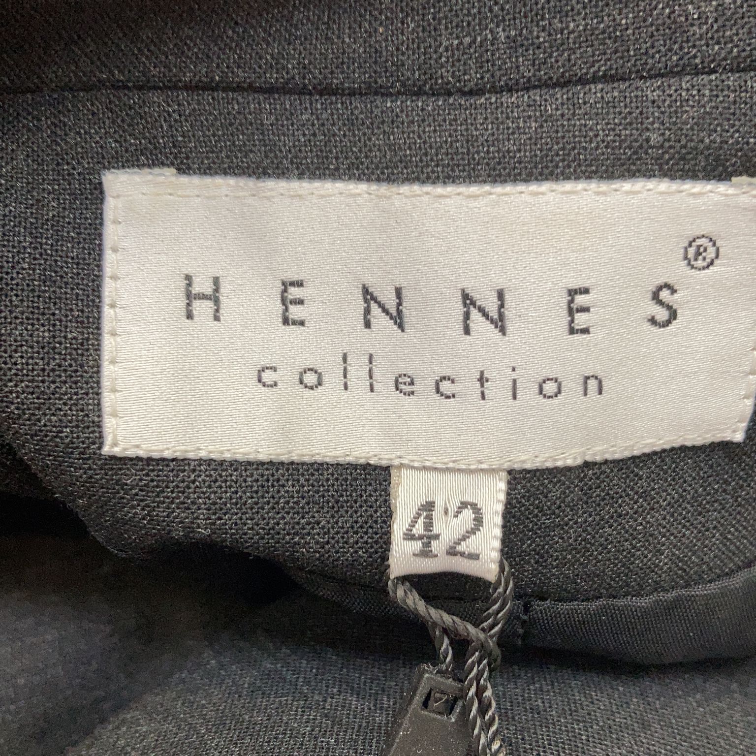 Hennes Collection