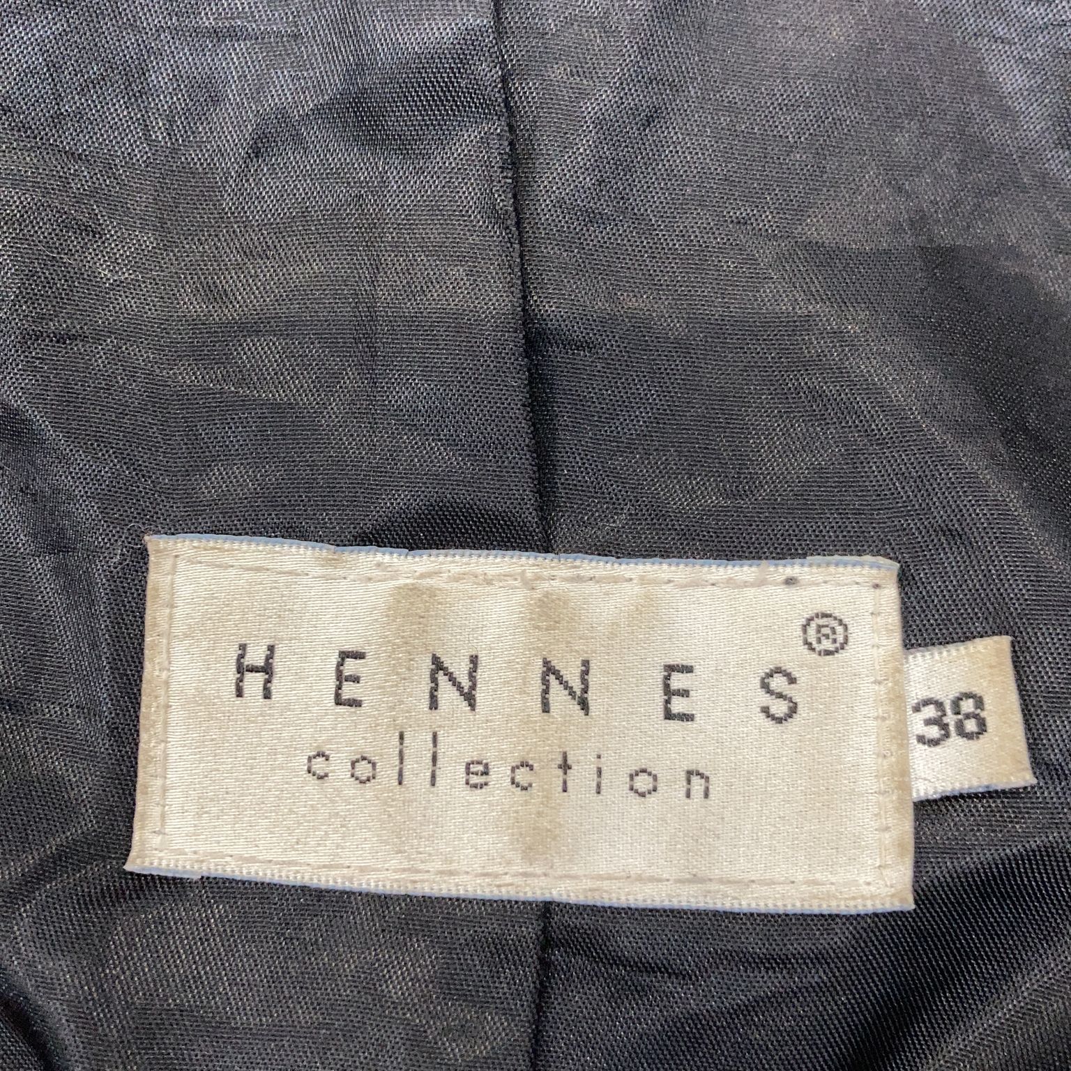 Hennes Collection