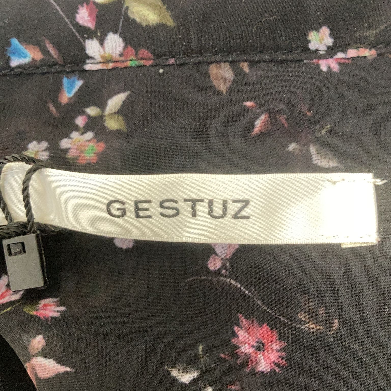 Gestuz