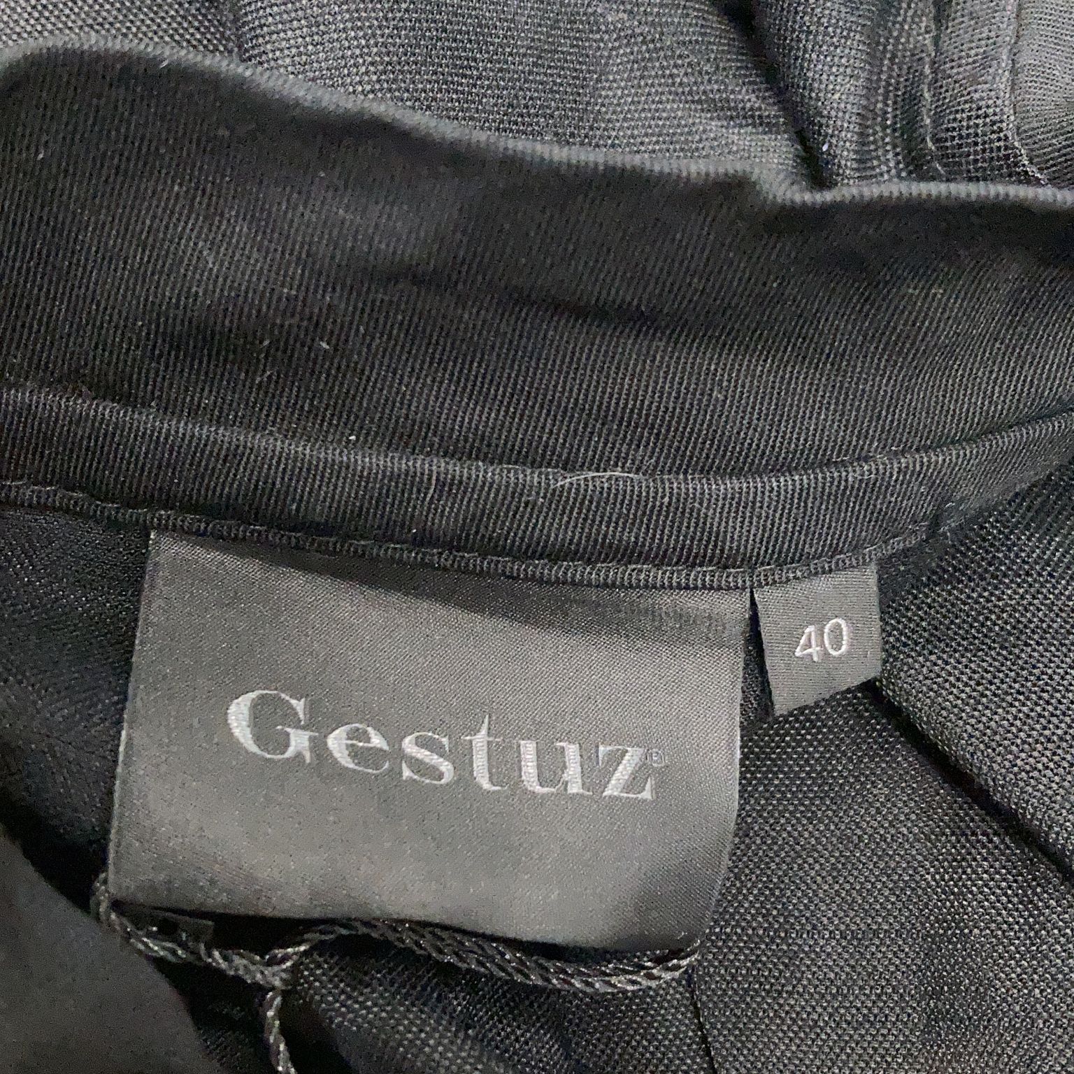 Gestuz