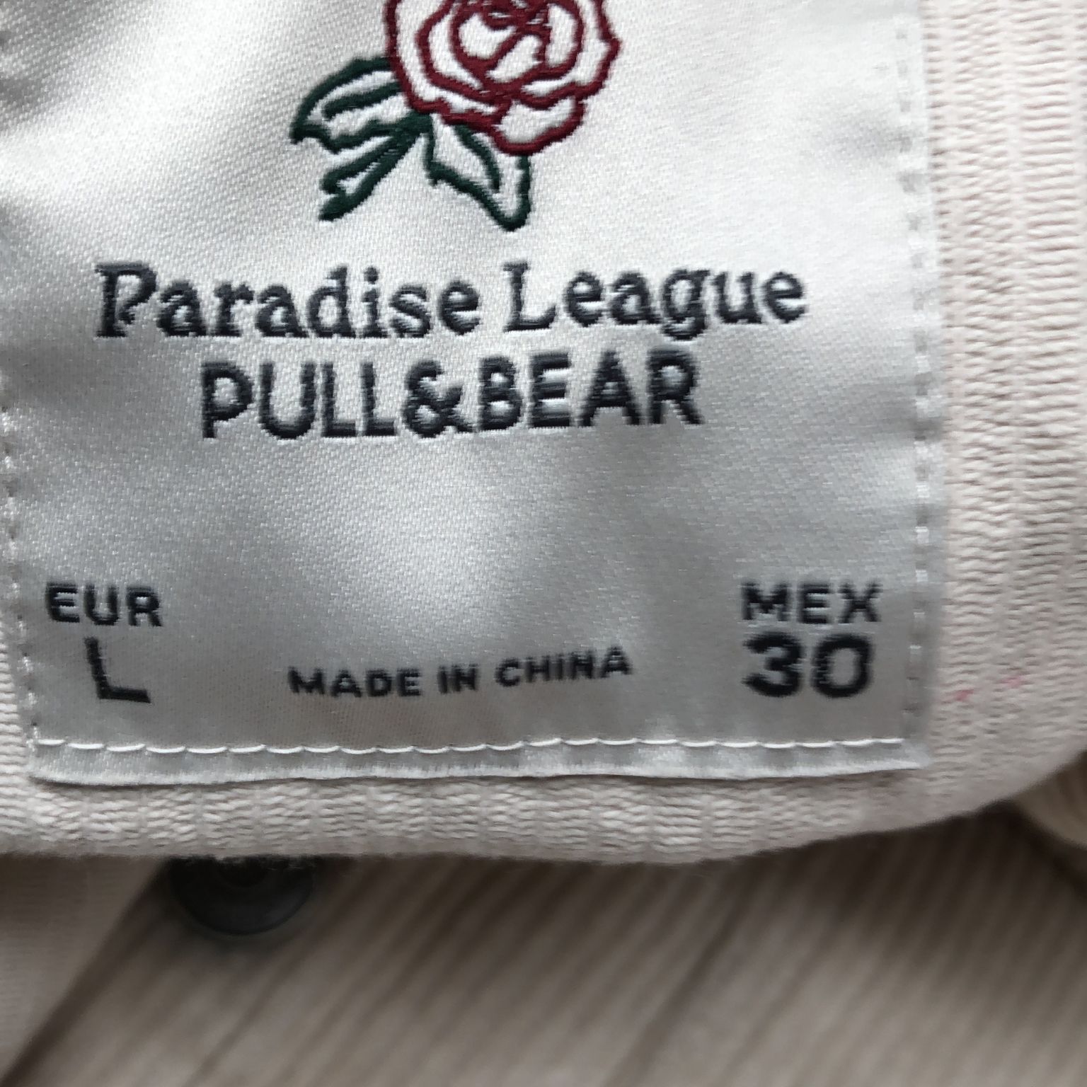 Paradise League Pull  Bear