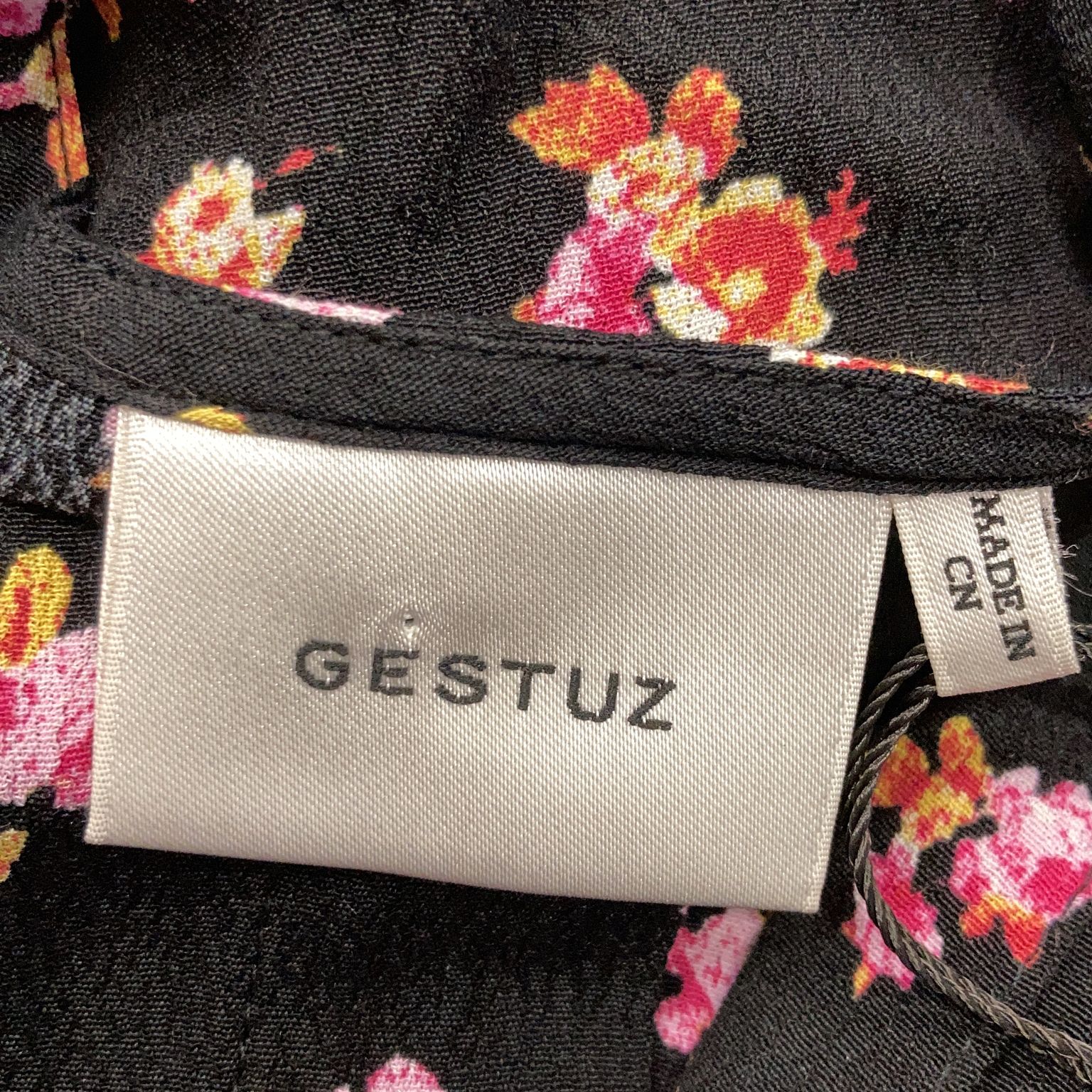 Gestuz