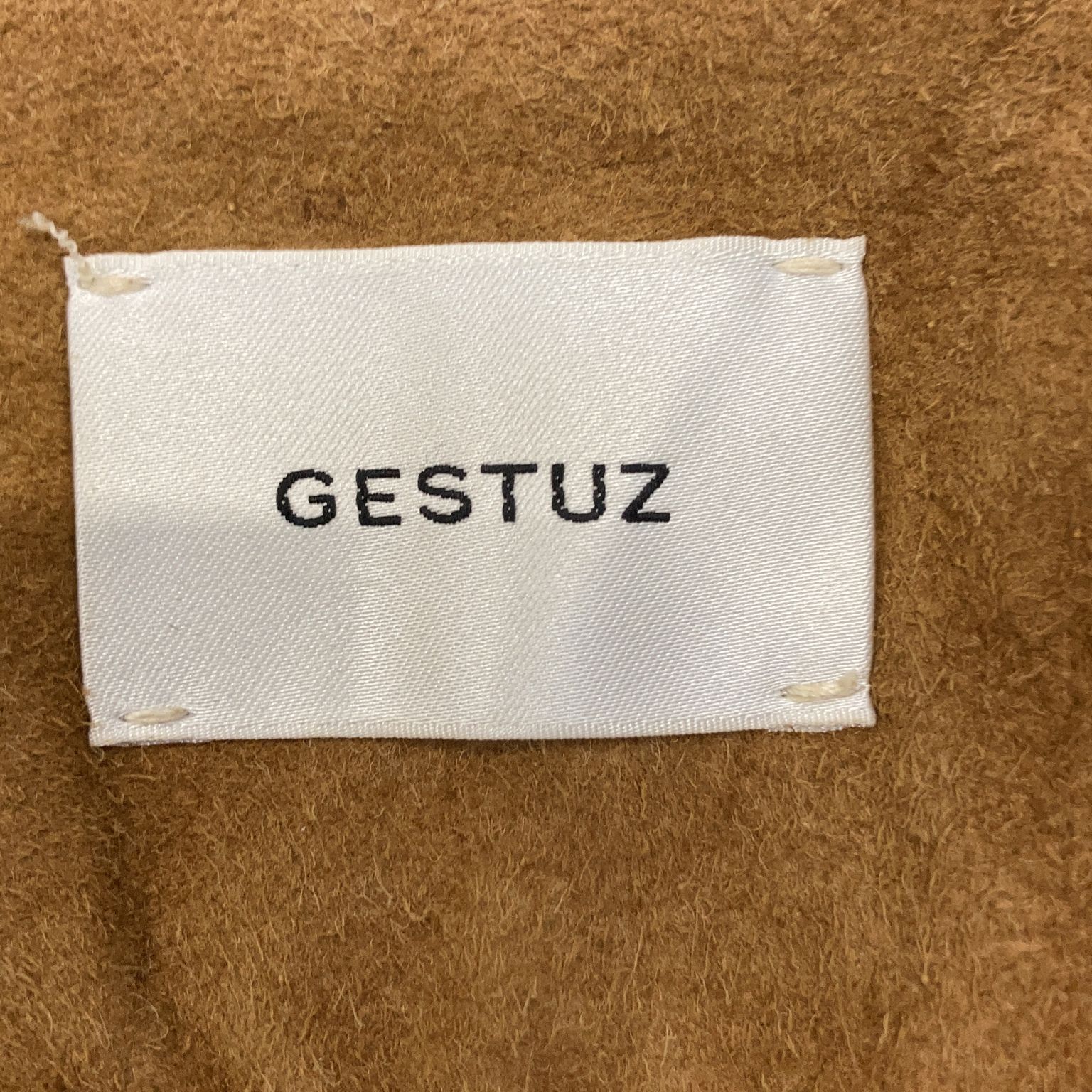 Gestuz