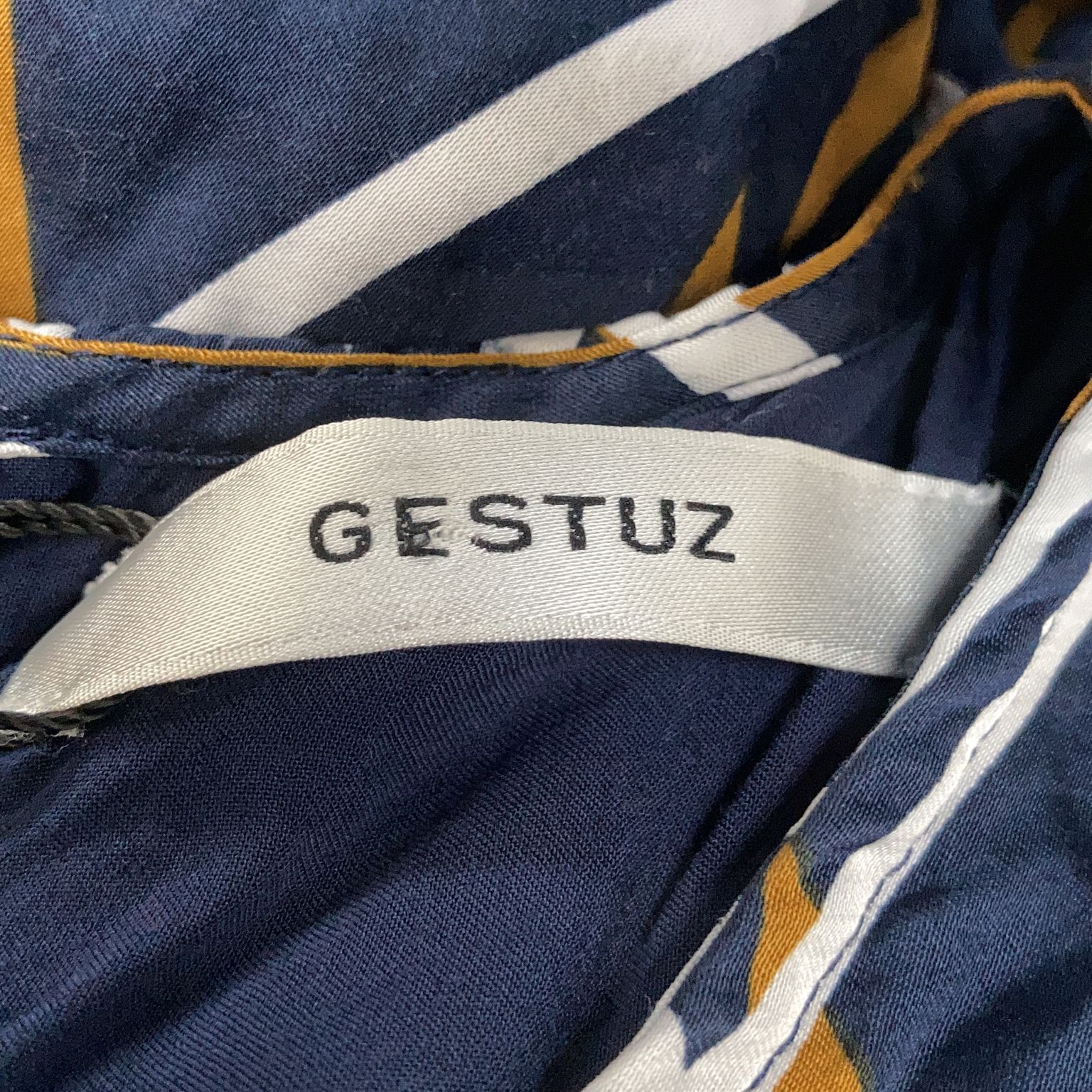 Gestuz