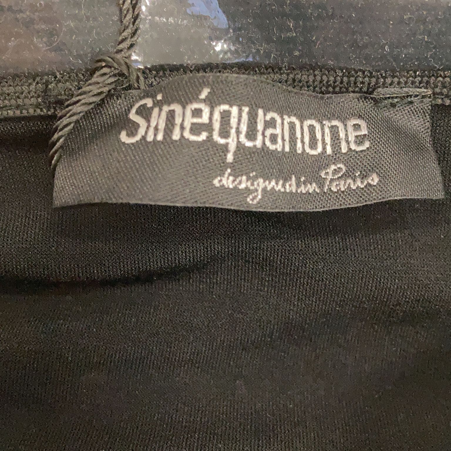 Sinéquanone