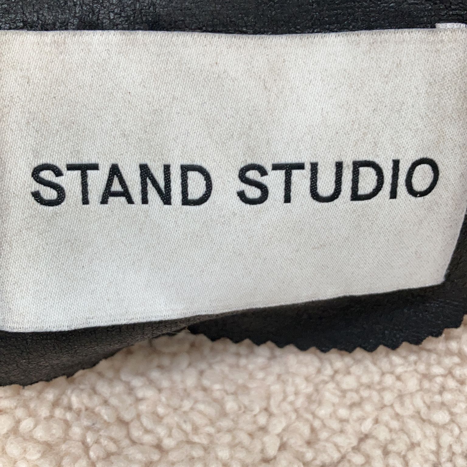 Stand Studio