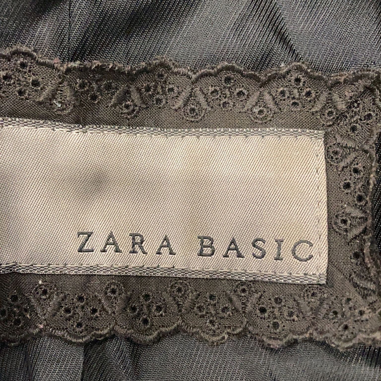 Zara Basic