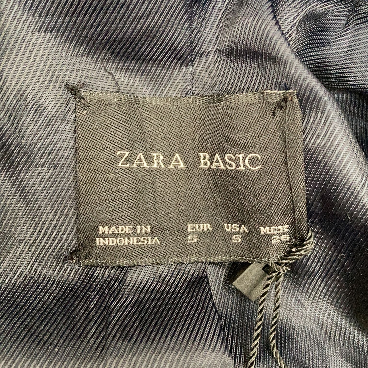 Zara Basic