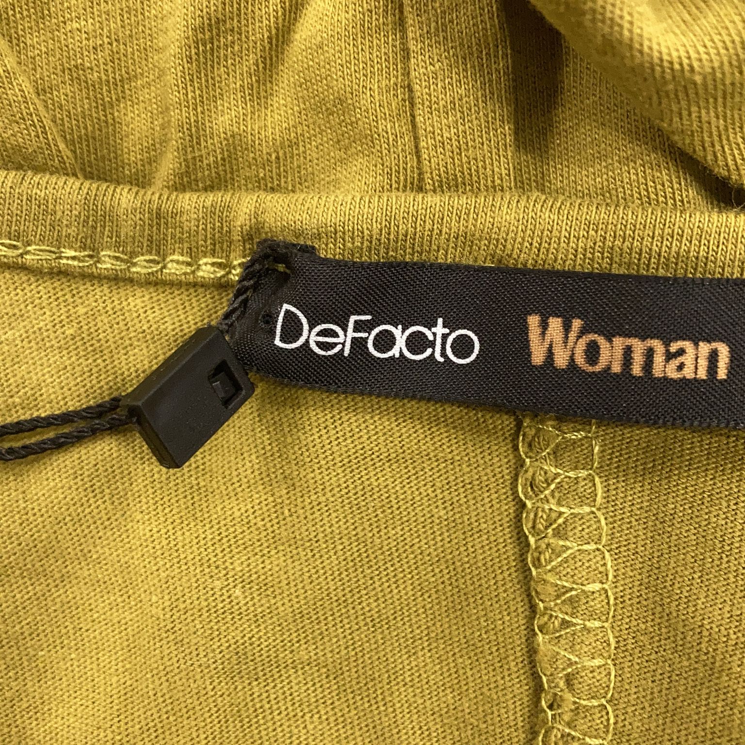 DeFacto Woman