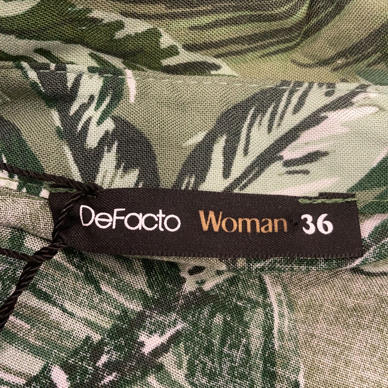 DeFacto Woman