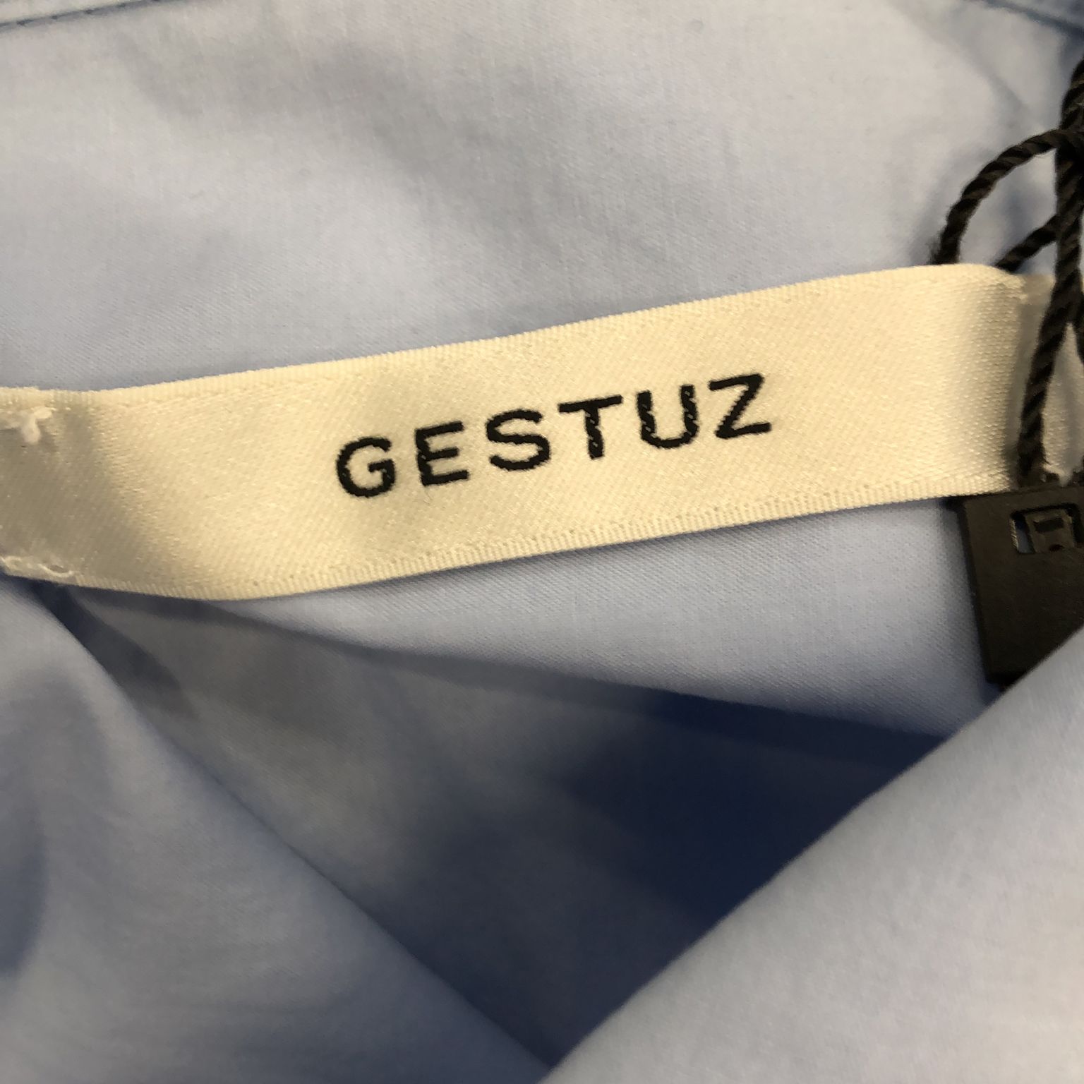 Gestuz