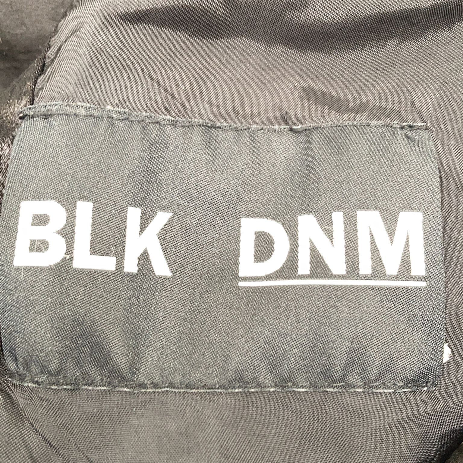 BLK DNM