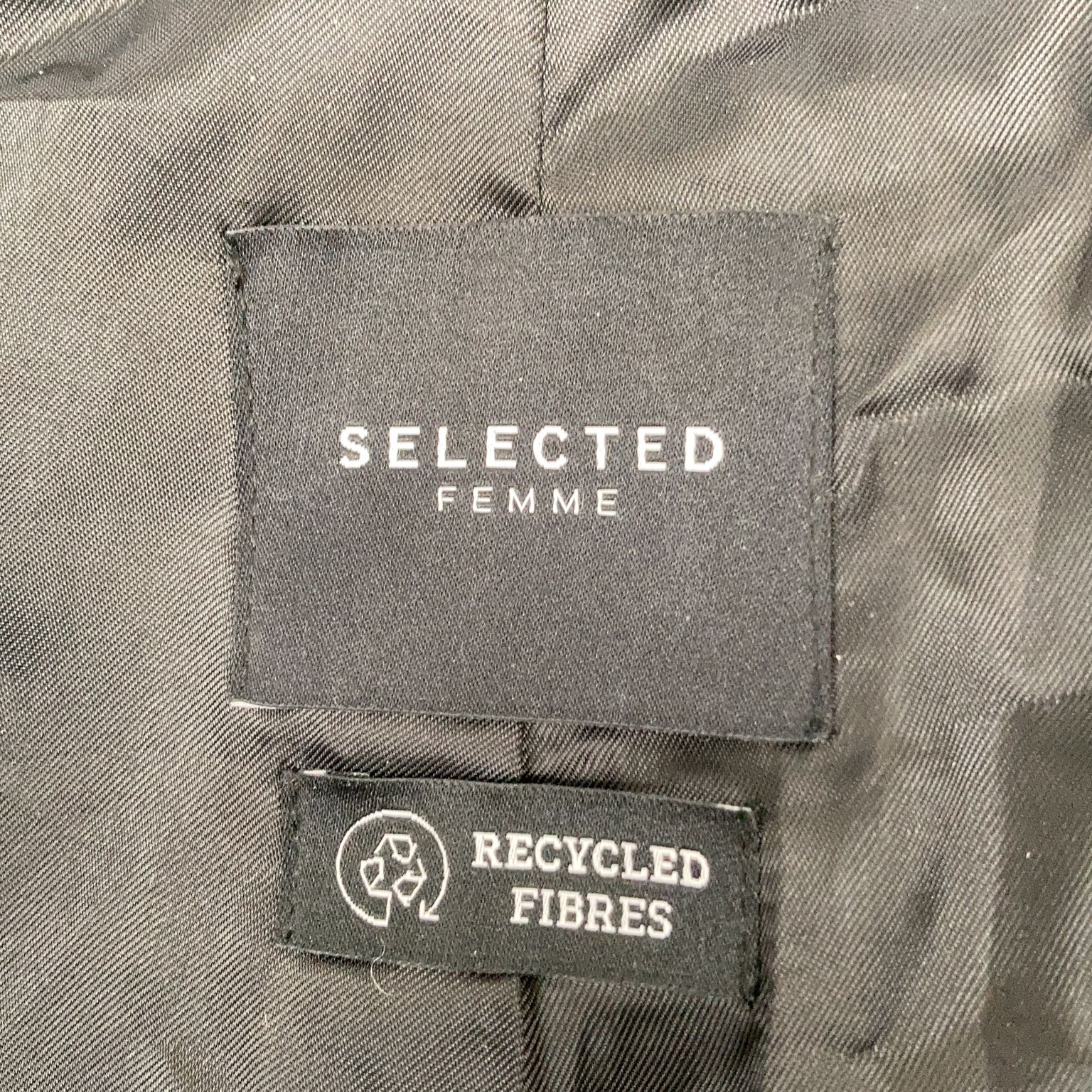 Selected Femme