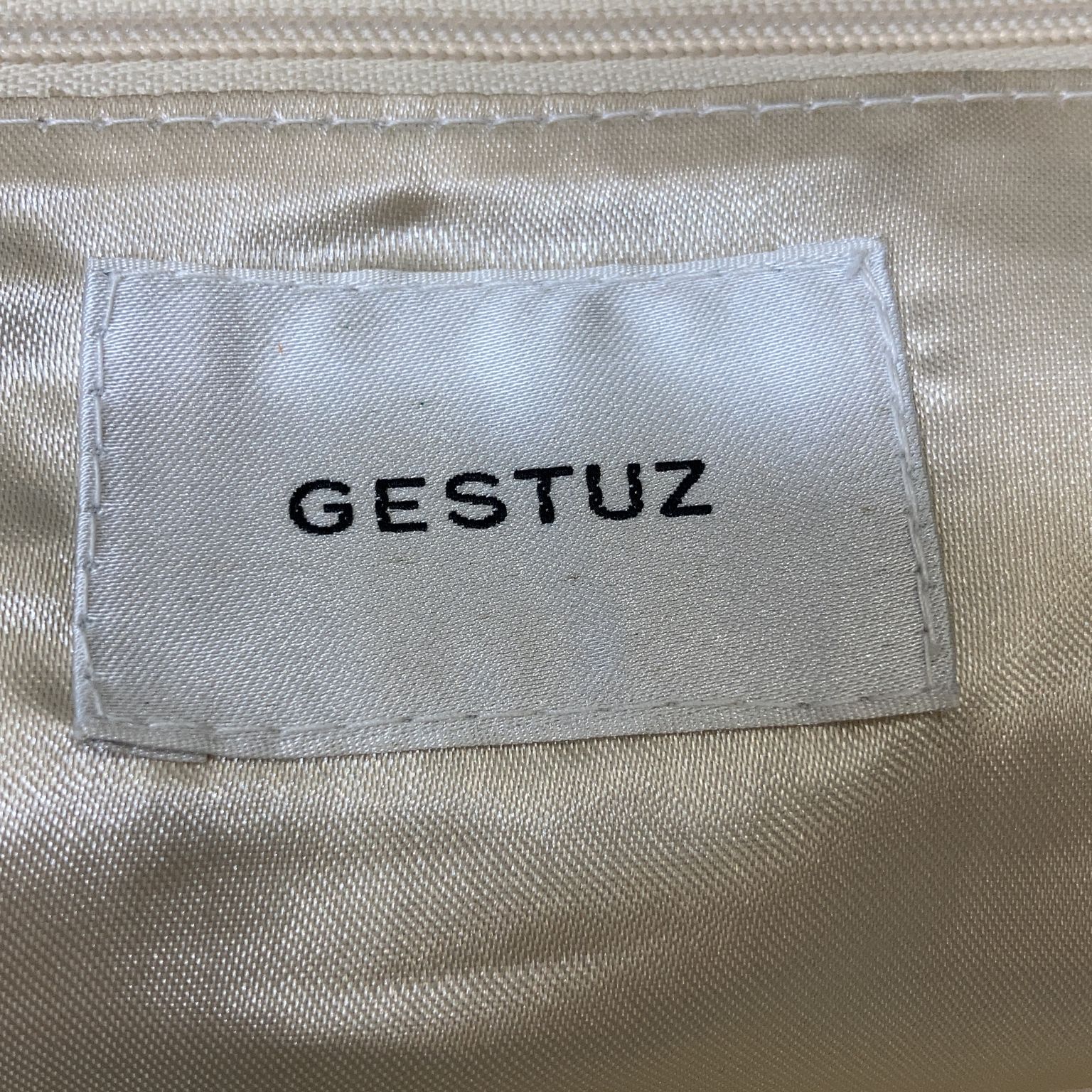 Gestuz