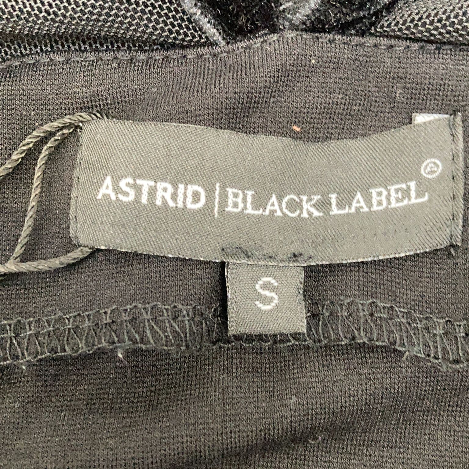 Astrid Black Label