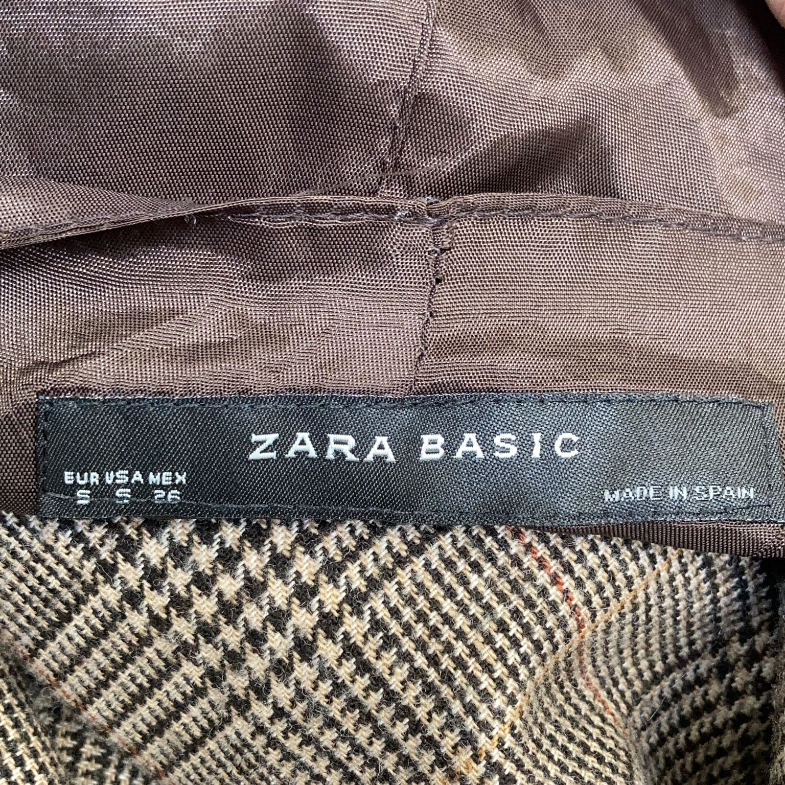 Zara Basic