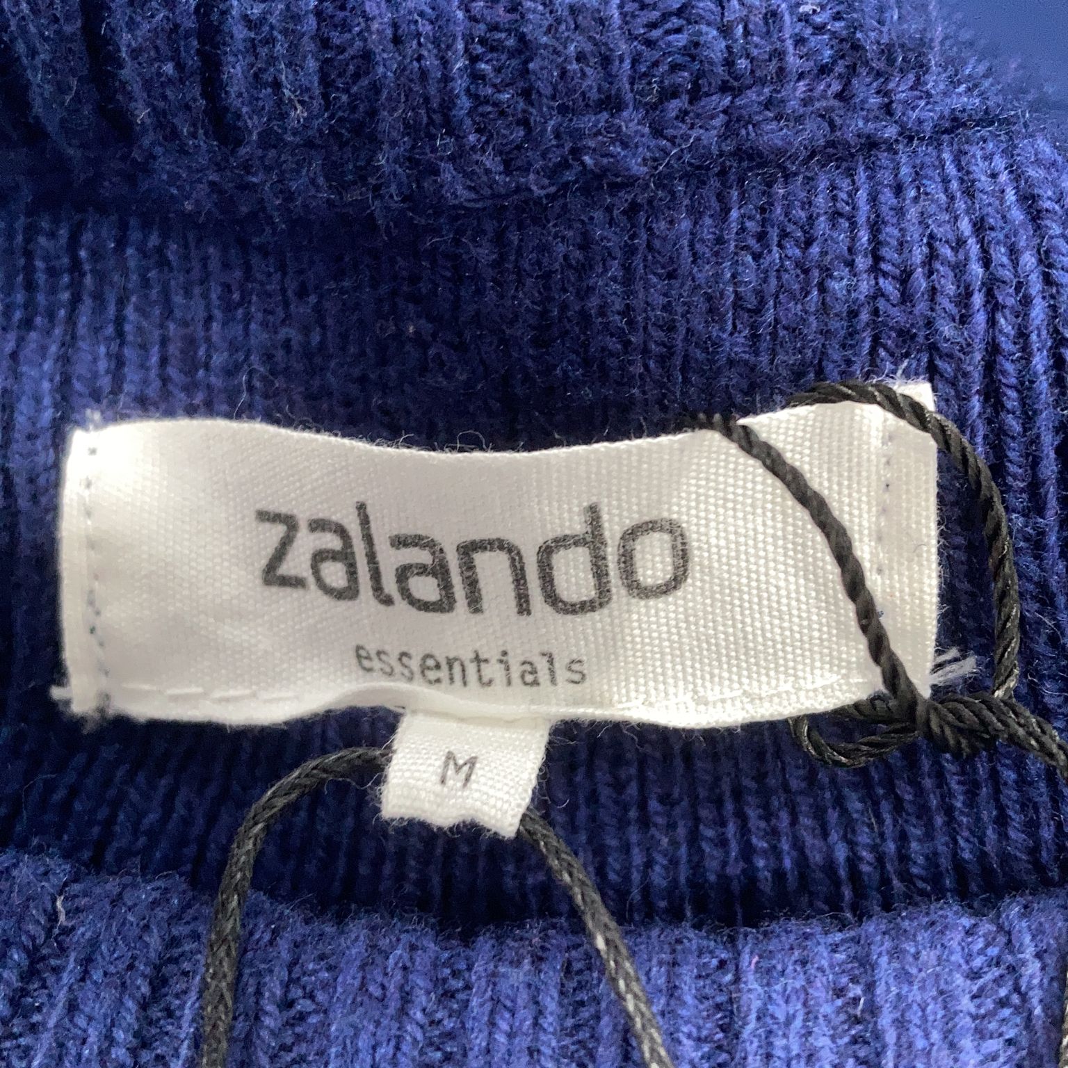 Zalando Essentials