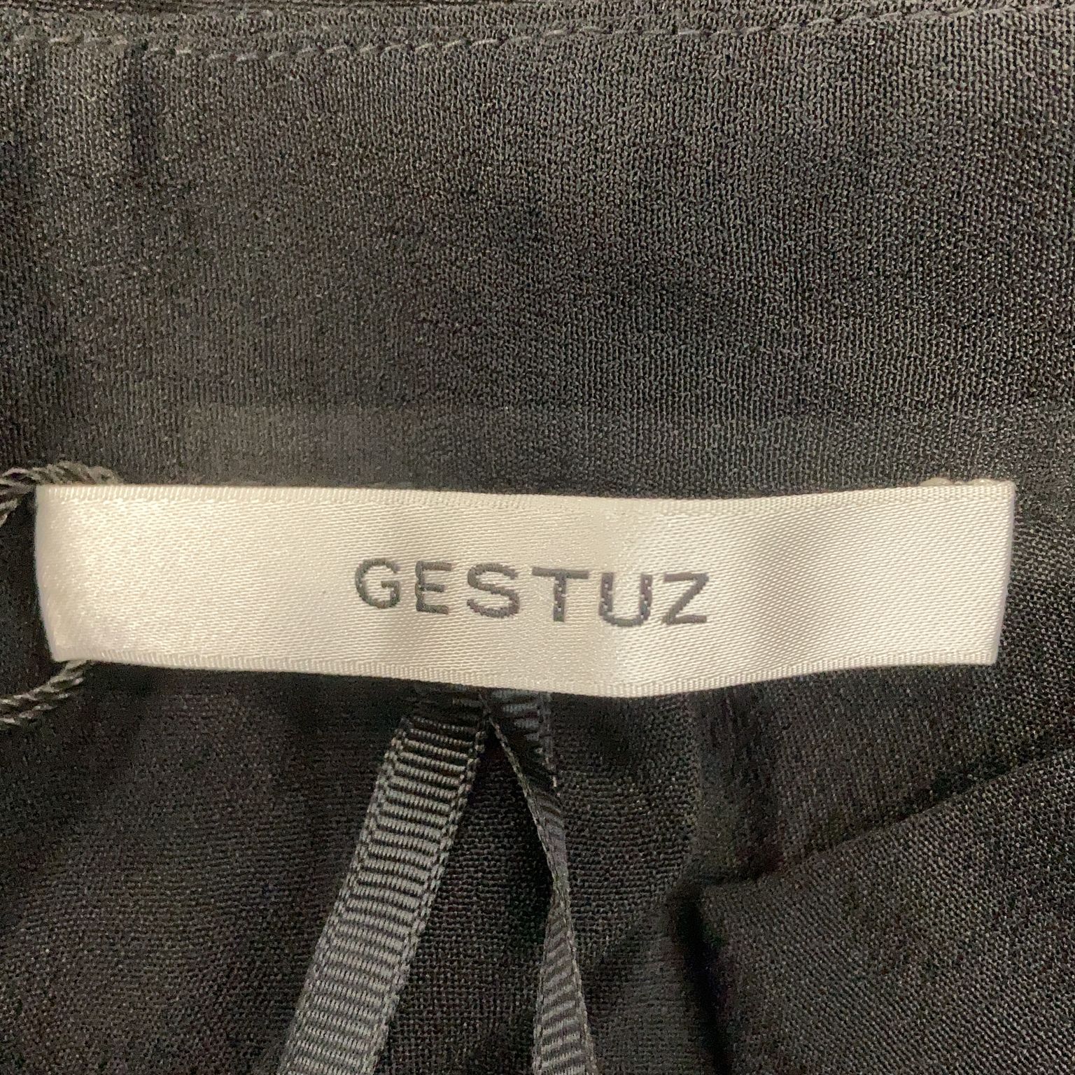 Gestuz