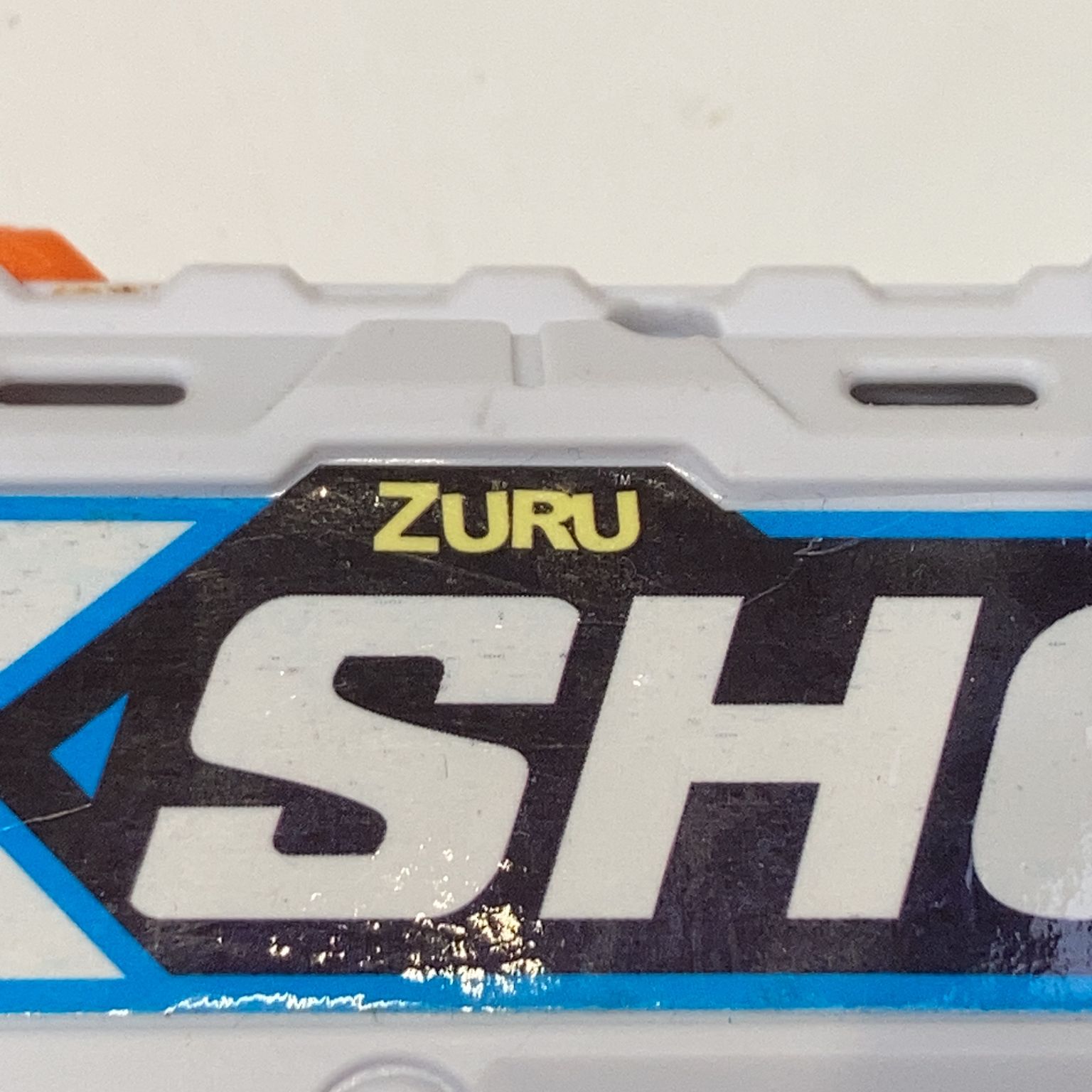 Zuru