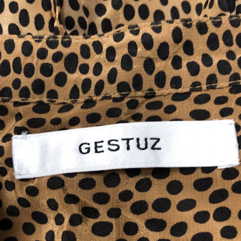 Gestuz