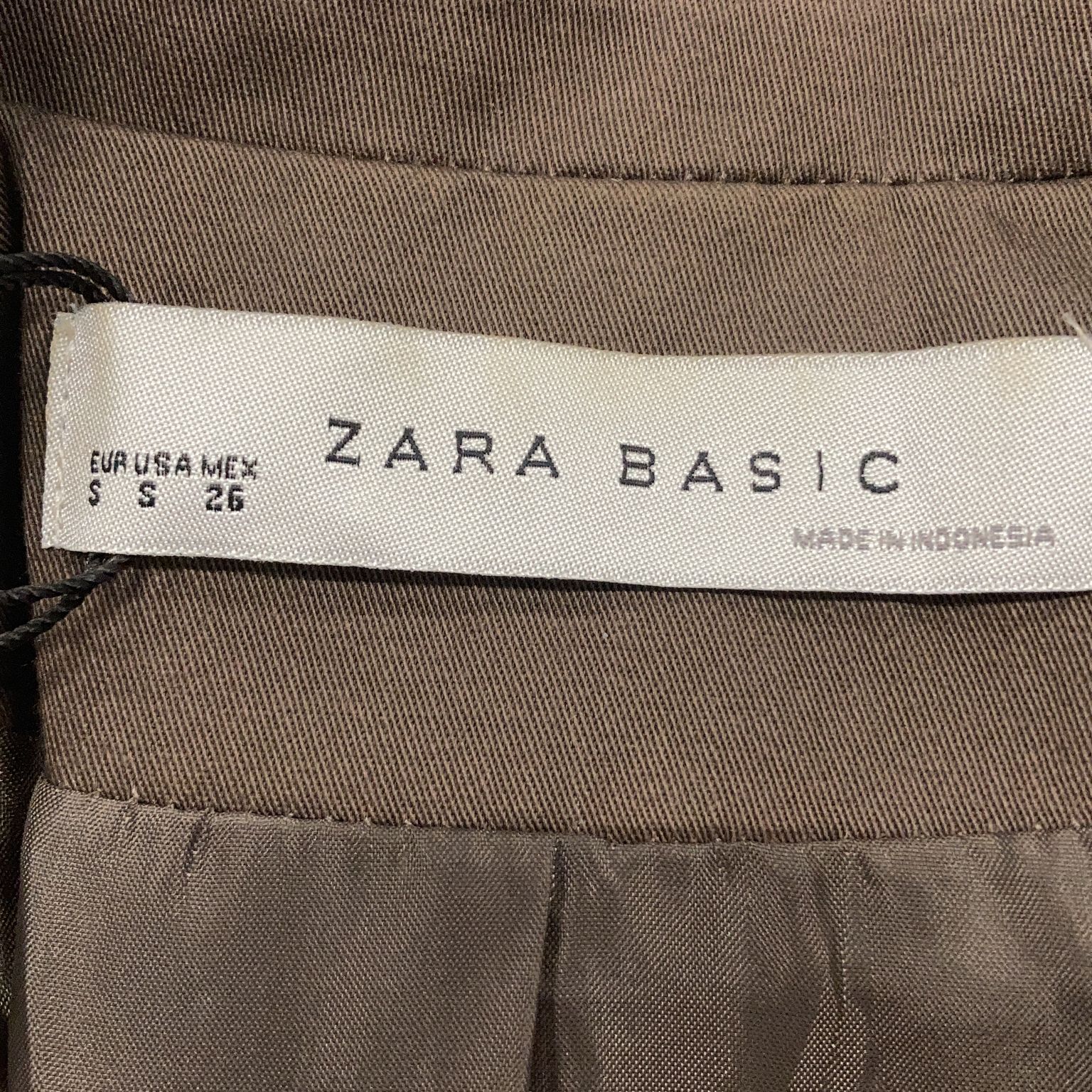 Zara Basic