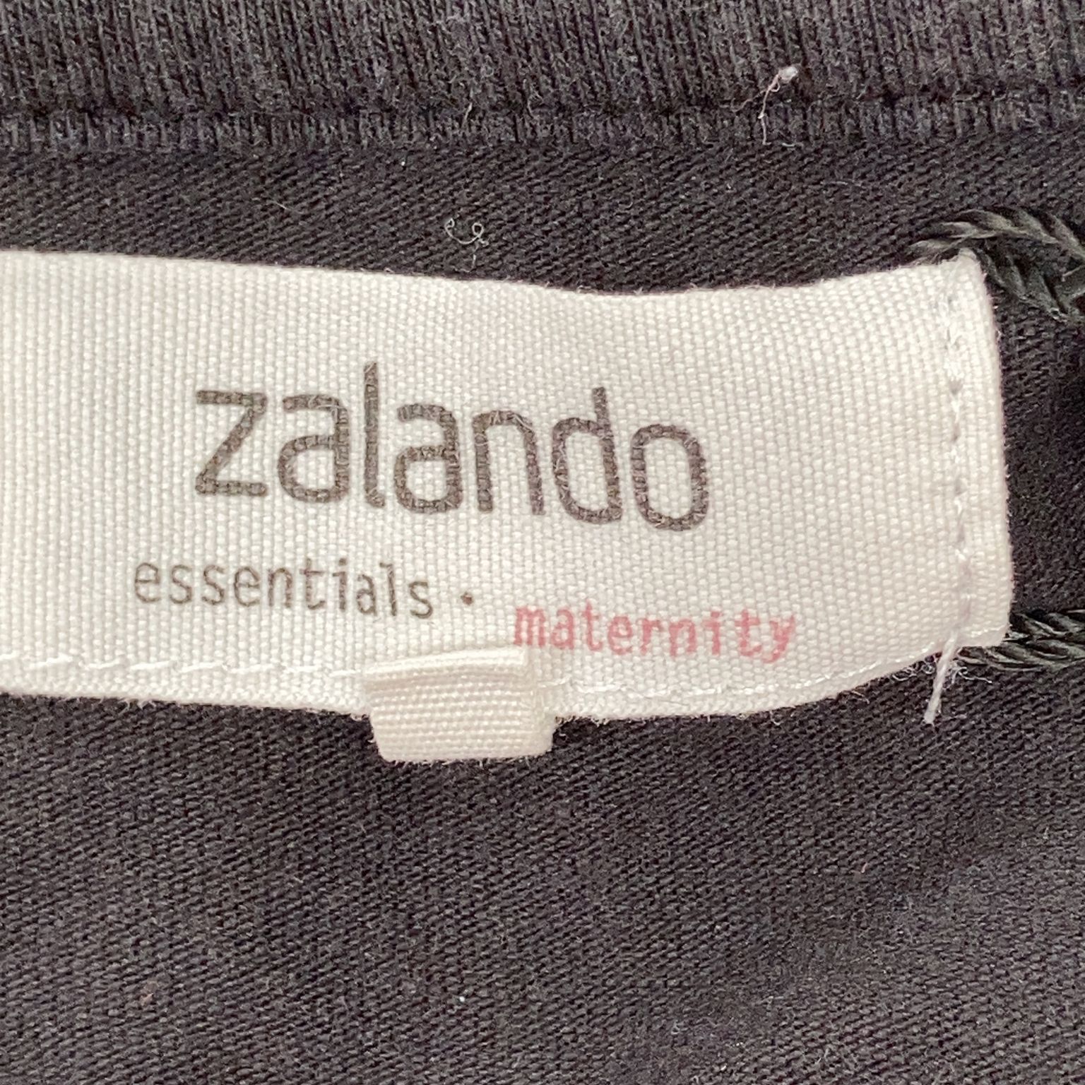 Zalando Essentials