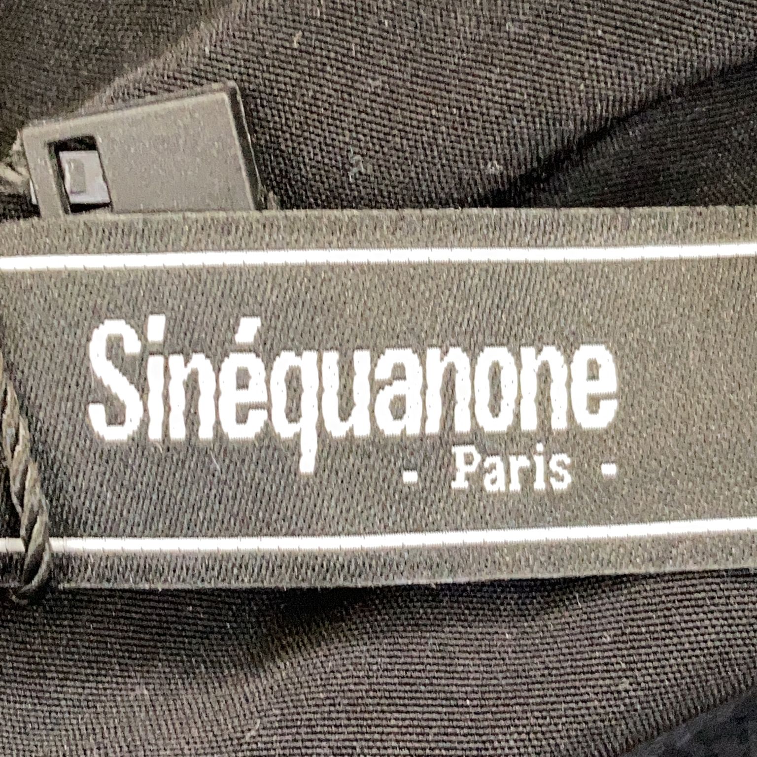 Sinéquanone