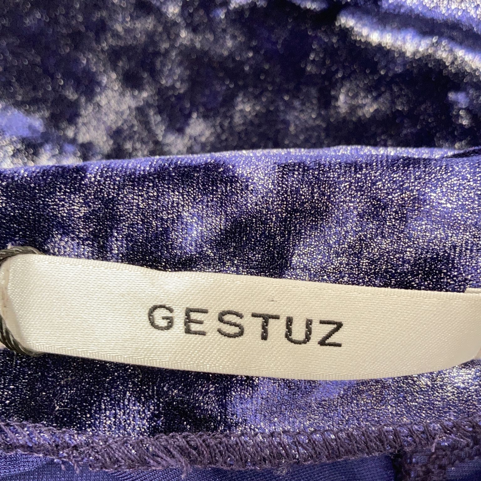 Gestuz