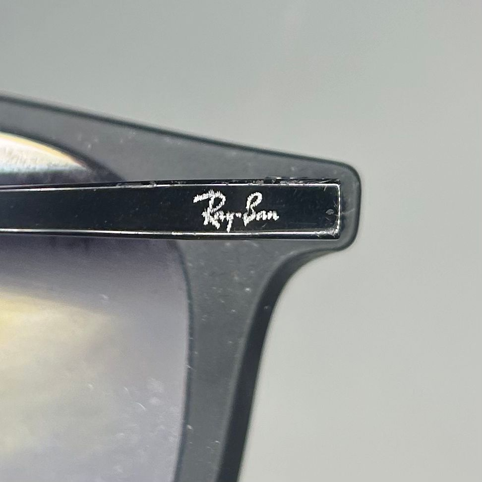 Ray-Ban