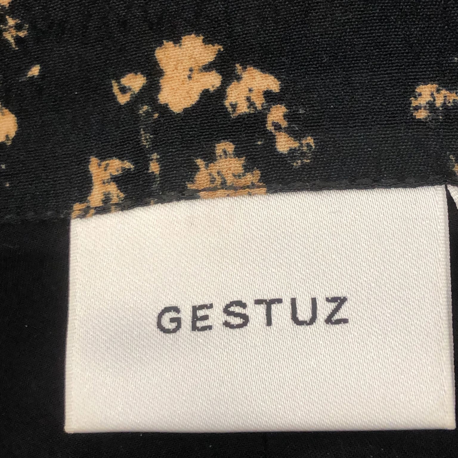 Gestuz