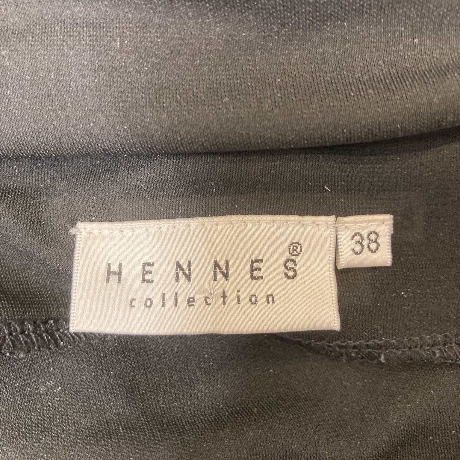 Hennes Collection