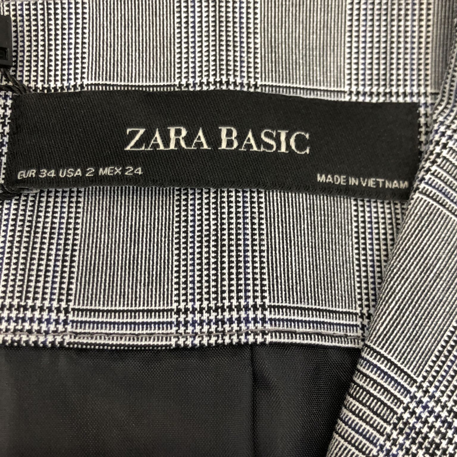 Zara Basic