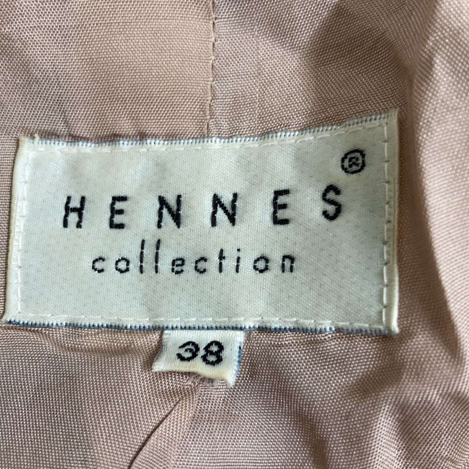 Hennes Collection