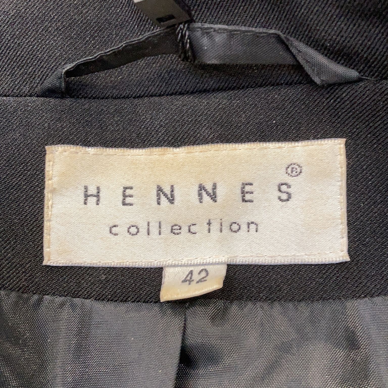 Hennes Collection