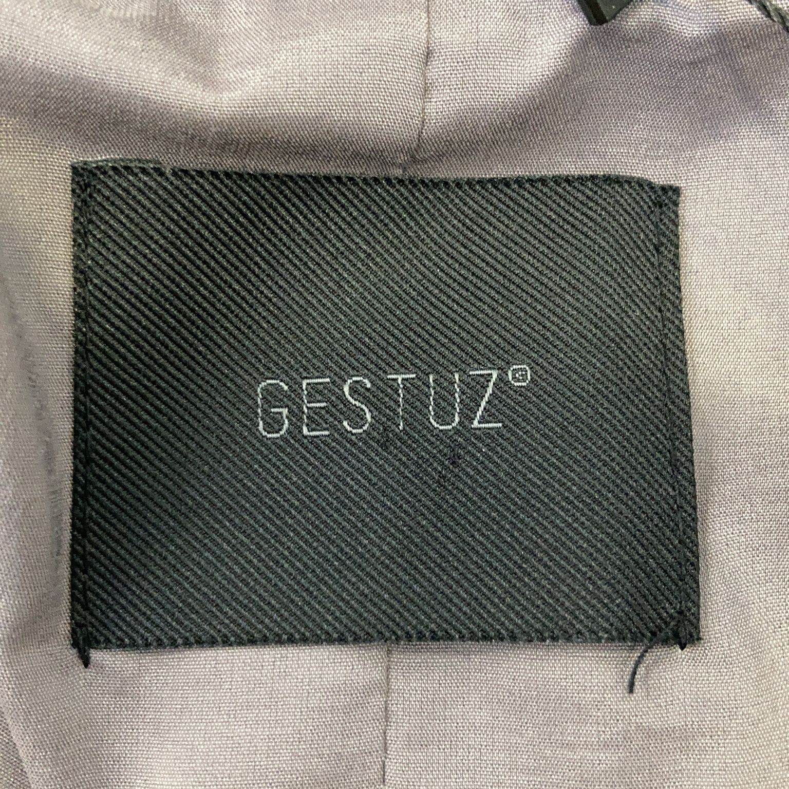 Gestuz