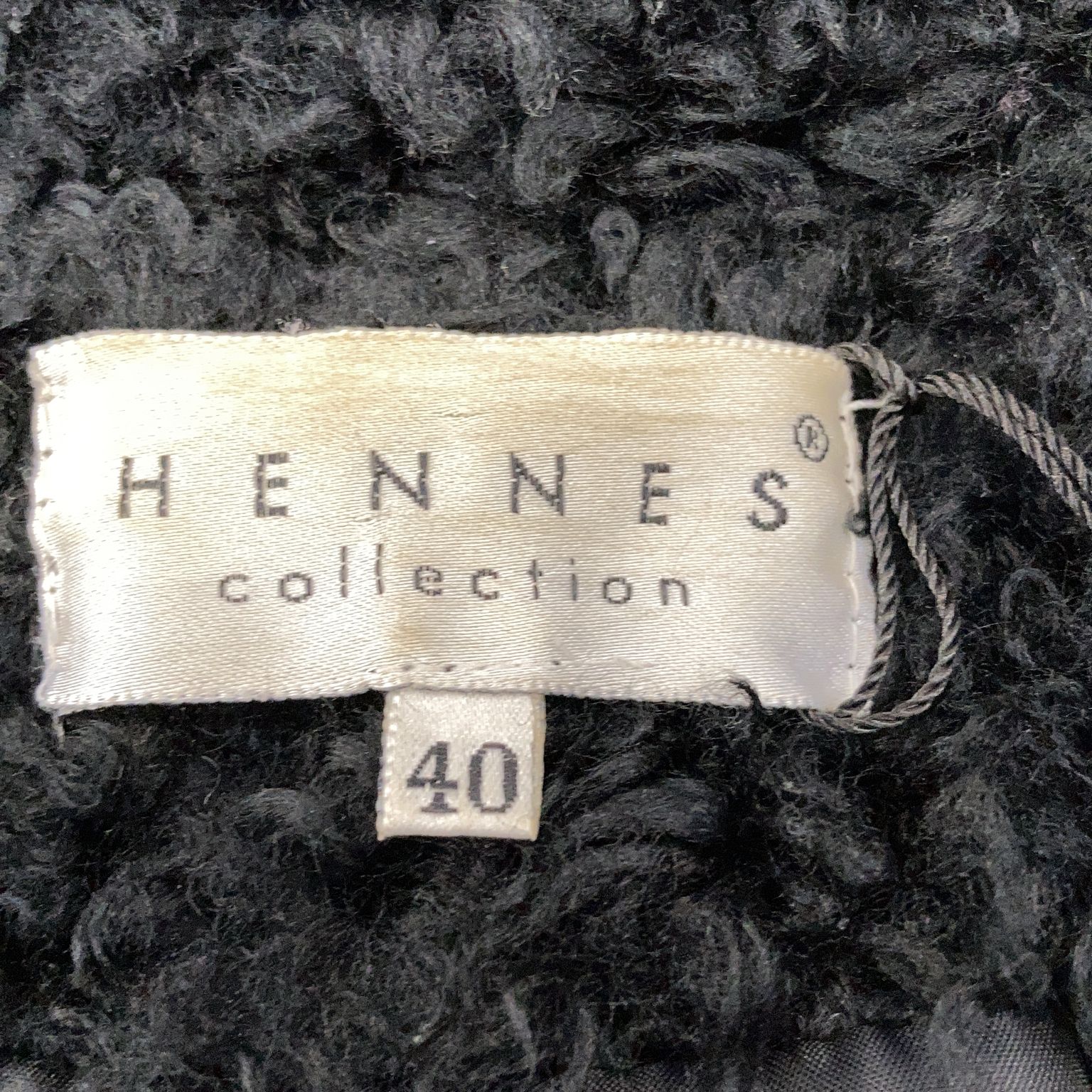 Hennes Collection