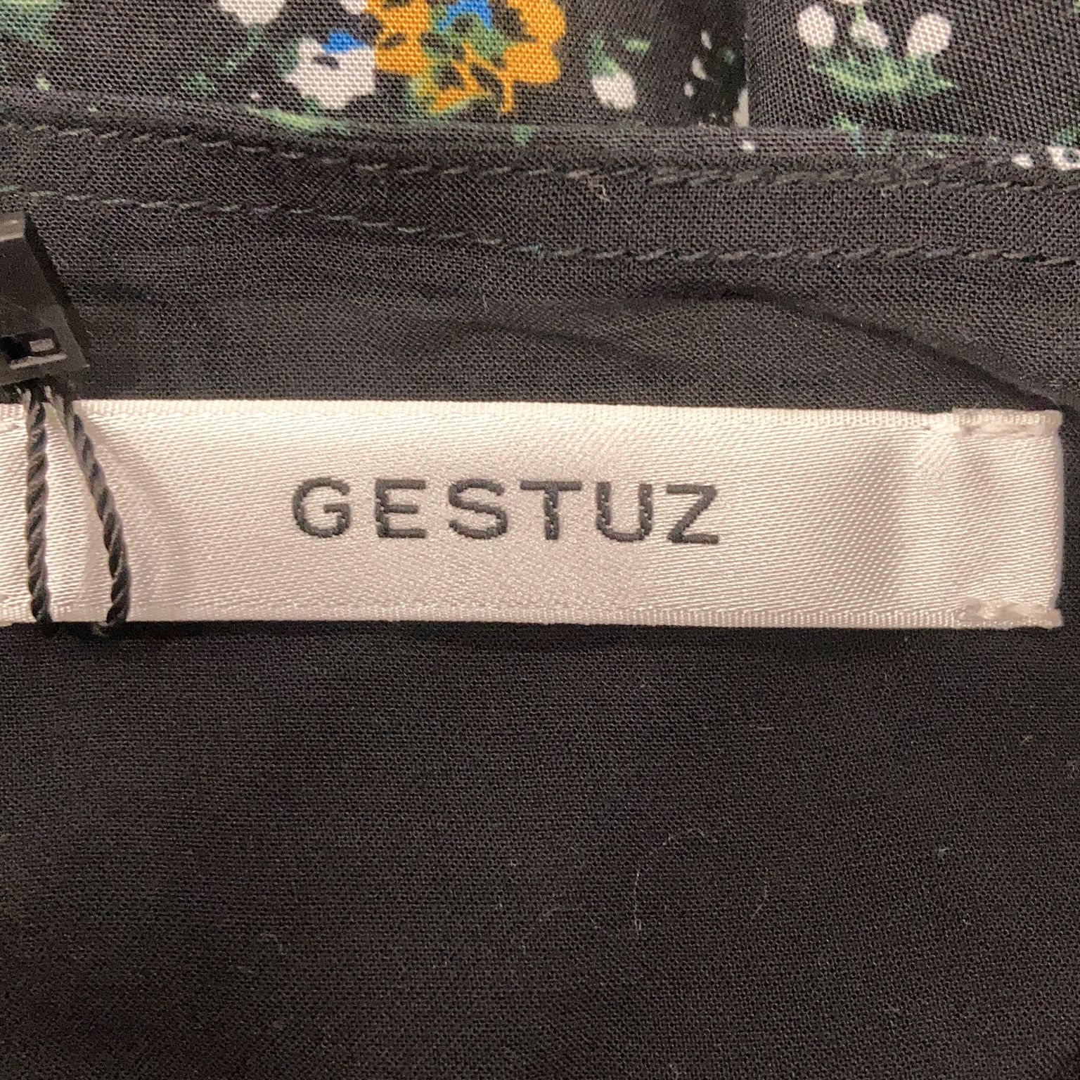 Gestuz