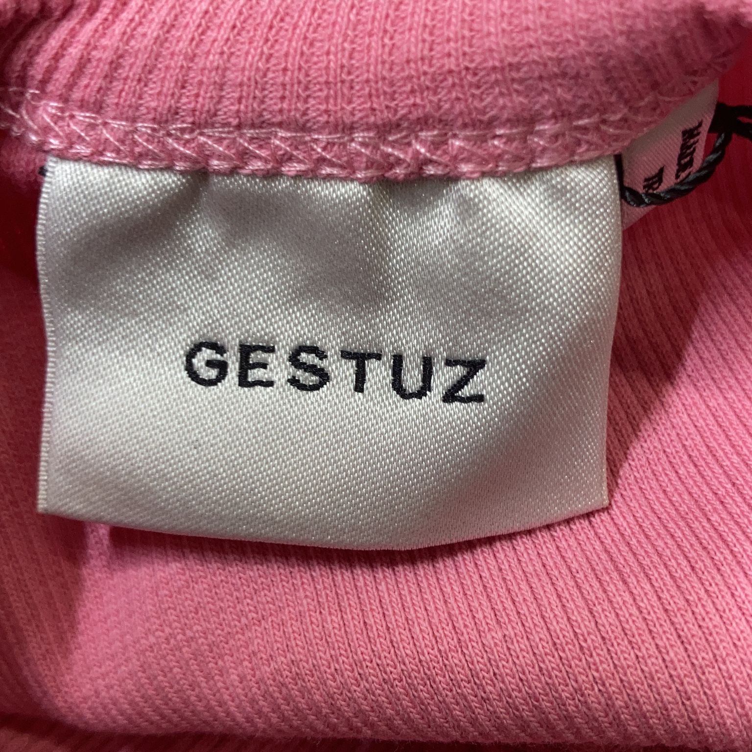 Gestuz