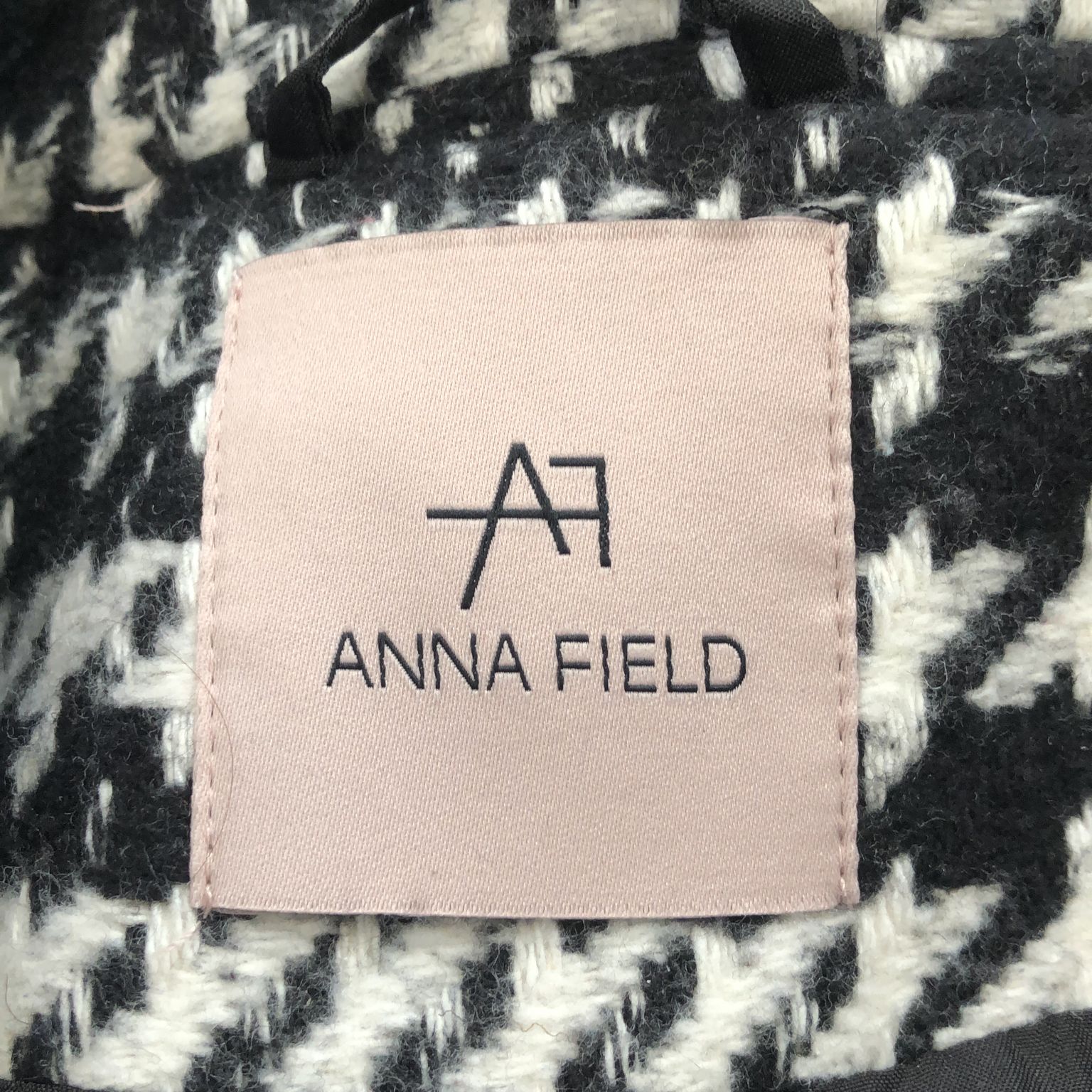 Anna Field