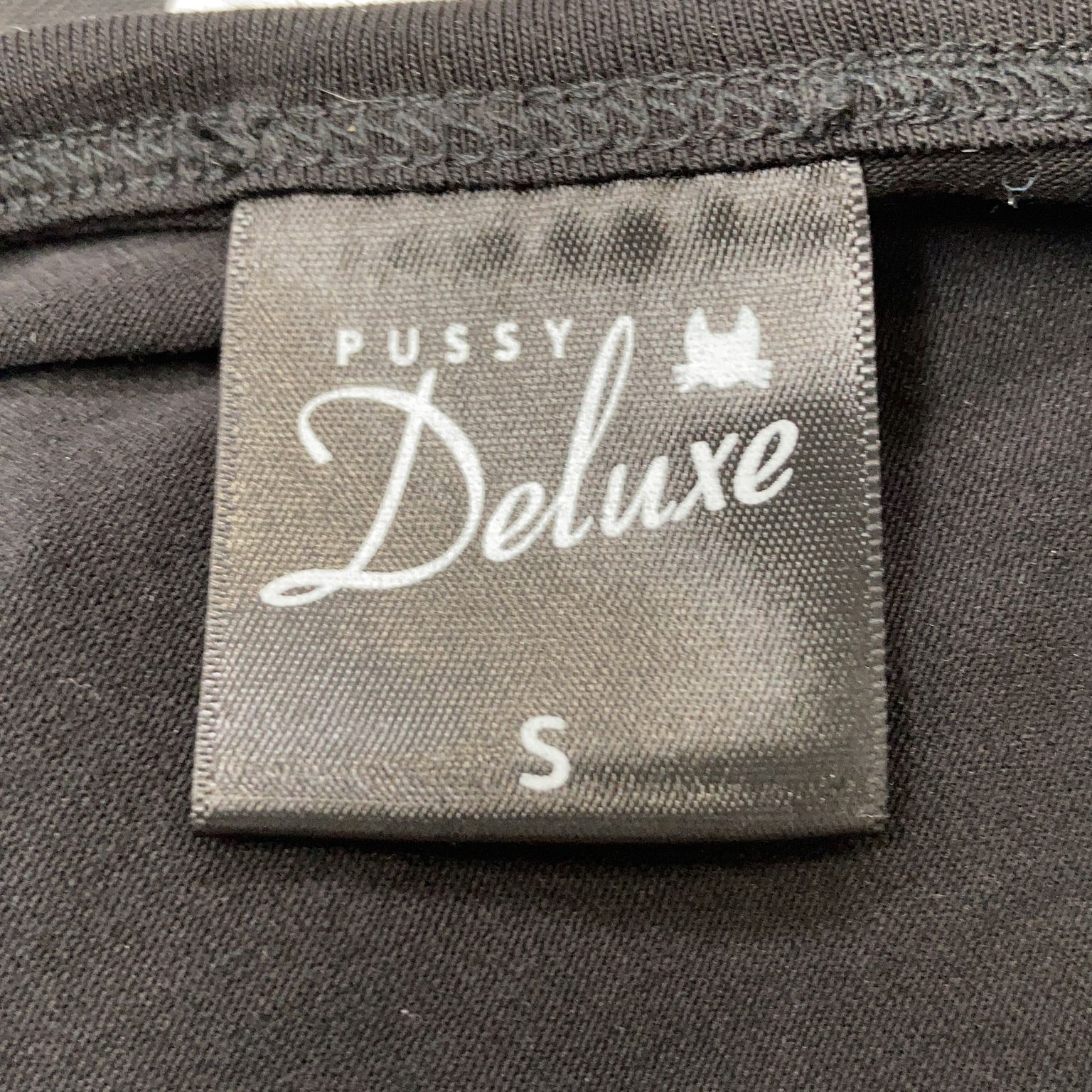 Pussy Deluxe