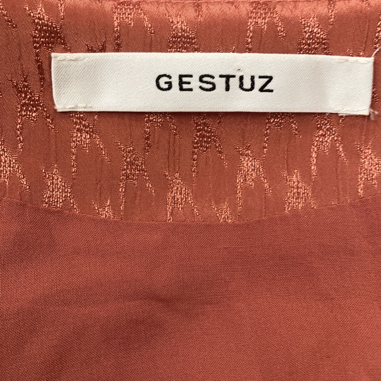 Gestuz